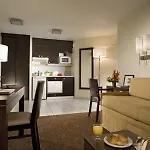 Lejlighedshotel Citadines Republique 3*