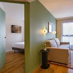 מלון דירות Citadines Republique 3*