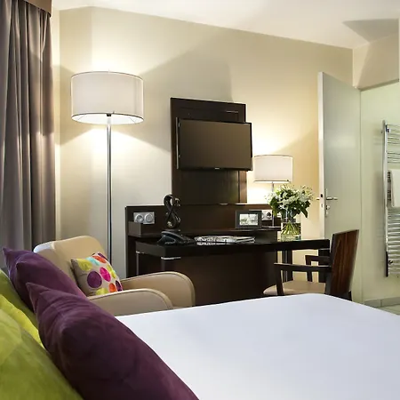 מלון דירות Citadines Republique 3*