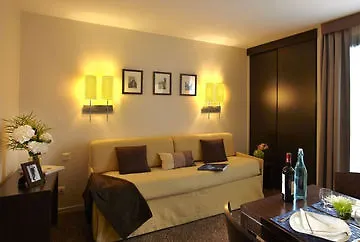 מלון דירות Citadines Republique 3*
