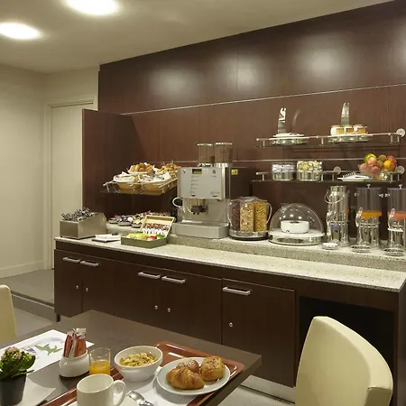 מלון דירות Citadines Republique 3*