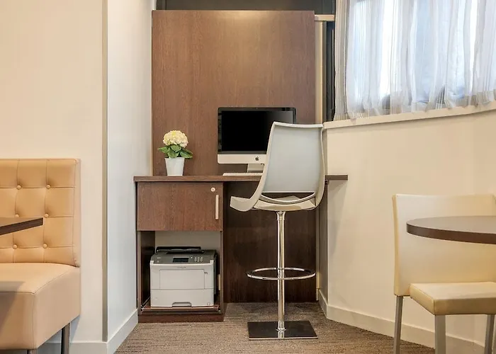 Citadines République Aparthotel 3*