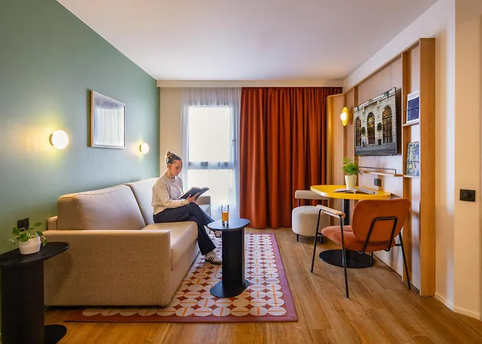 Aparthotel Citadines Republique 3*
