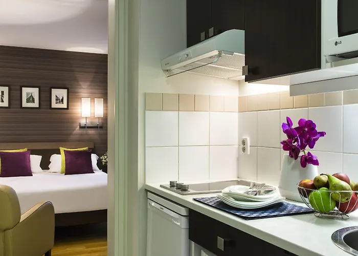 Aparthotel Citadines République 3*